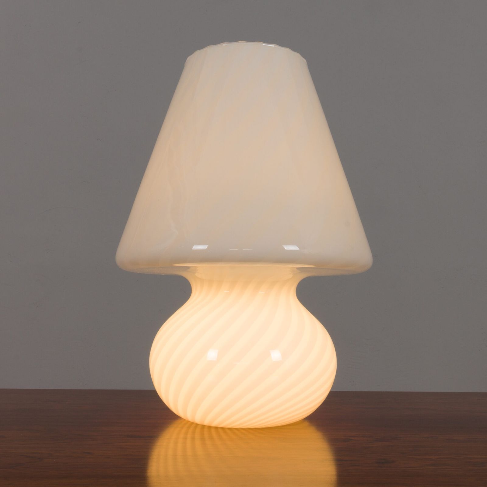 Big Mushroom Venini Table Lamp, Murano Swirl Glass, Italy 1960s photo vinterior