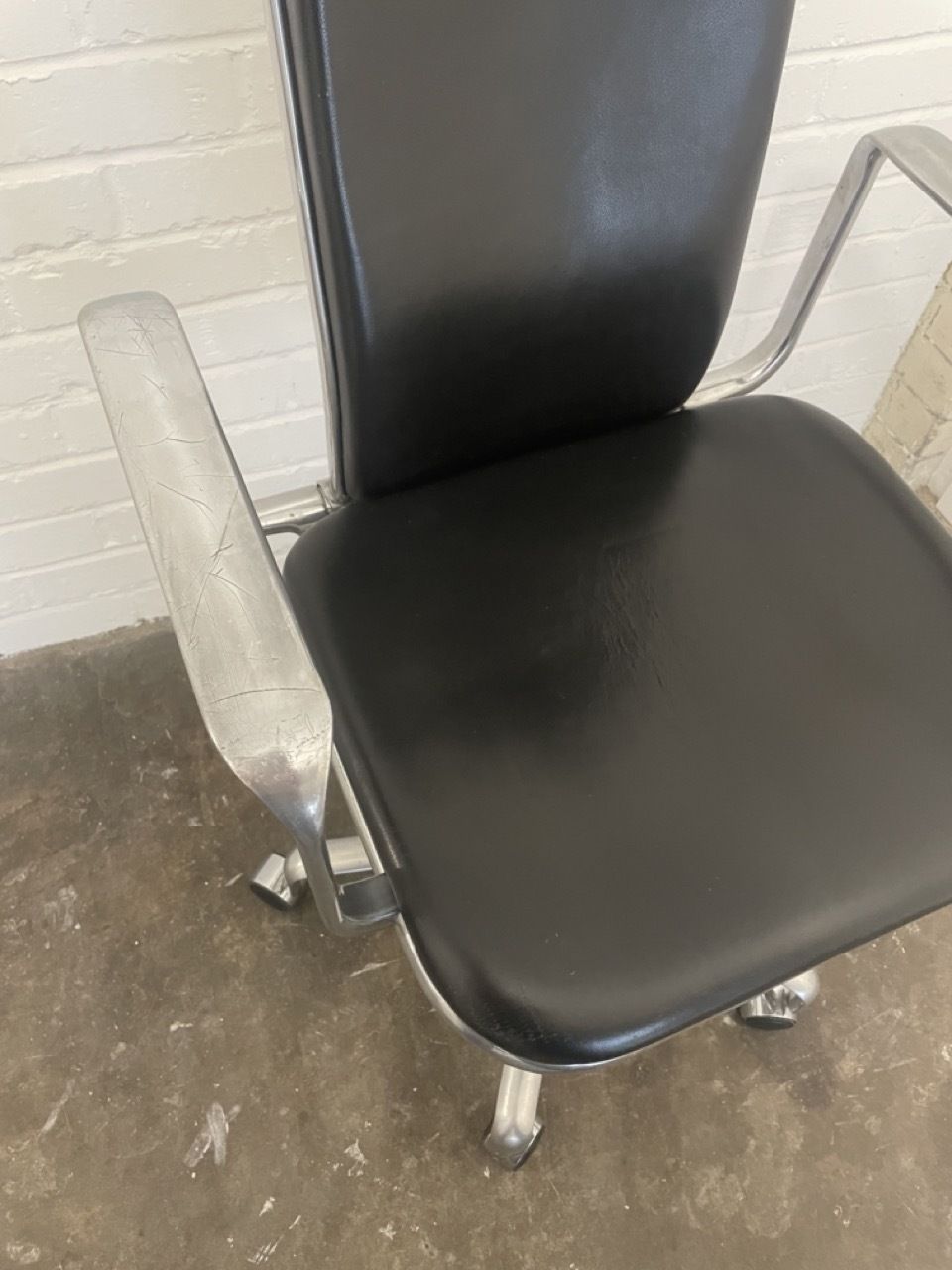 Vintage Hille Fred Scott Supporto Task Chair. High Back With Arms In Polished Aluminium With Black Leatheri Seat Pads photo vintage
