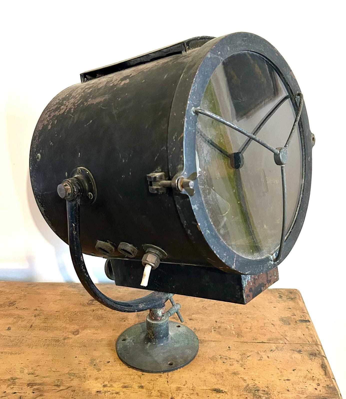 Antique Wwii Carlisle And Finch Cooper Searchlight Industrial Light Retro Antique Lamp Lighting Spotlight Metal Desk Office Vintage Marine photo furniture
