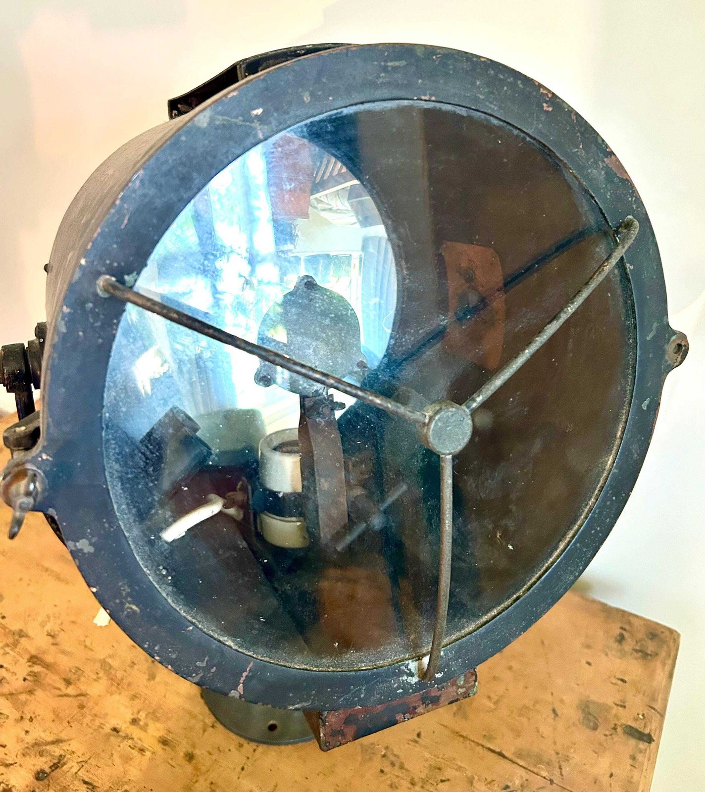 Antique Wwii Carlisle And Finch Cooper Searchlight Industrial Light Retro Antique Lamp Lighting Spotlight Metal Desk Office Vintage Marine photo buy