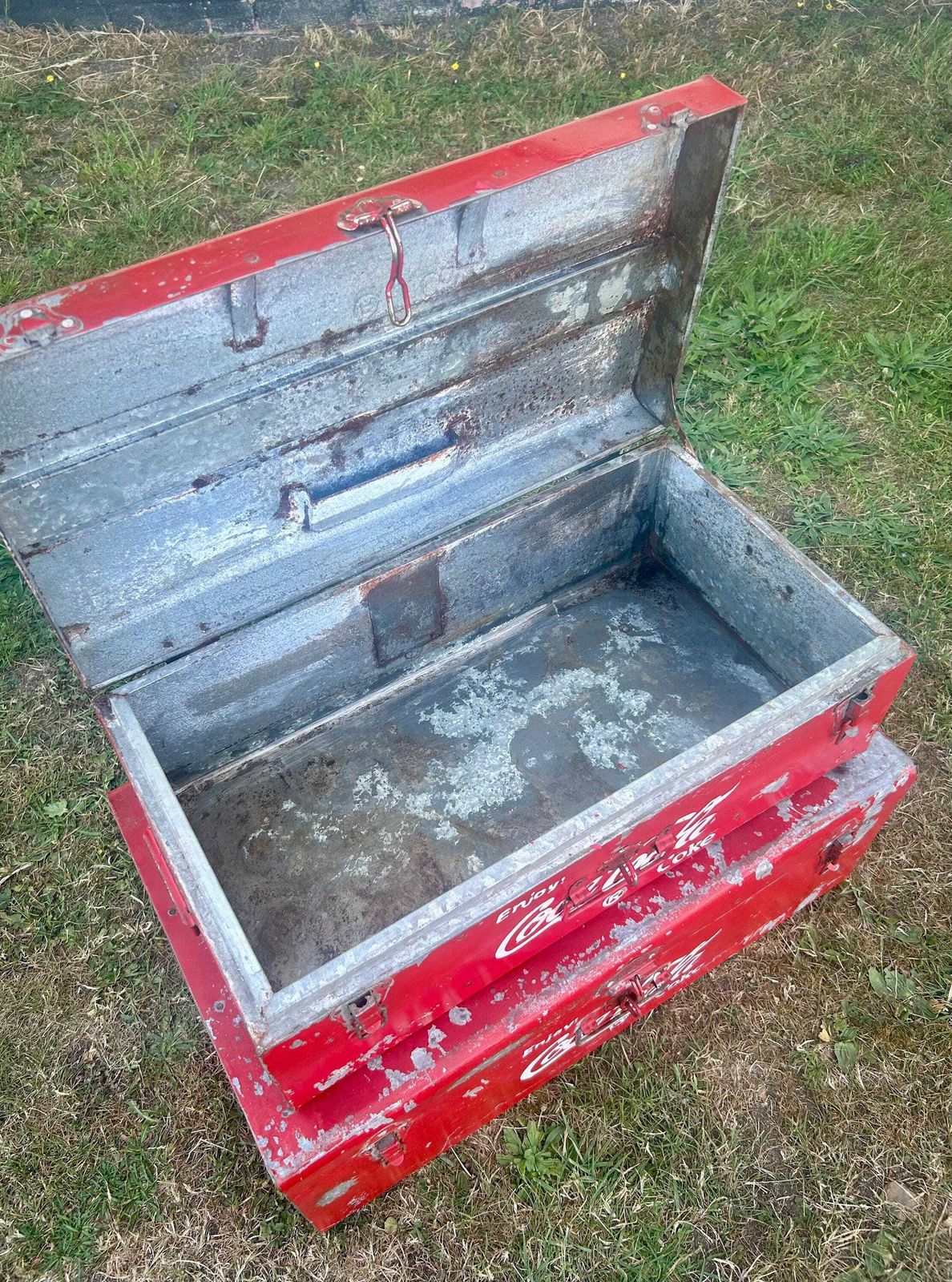 Vintage Coca Cola Chest Trunk Box Cooler Fridge Advertising Mancave Cafe Garage Metal Retro Kitchen Decor Sign Coke photo vinterior