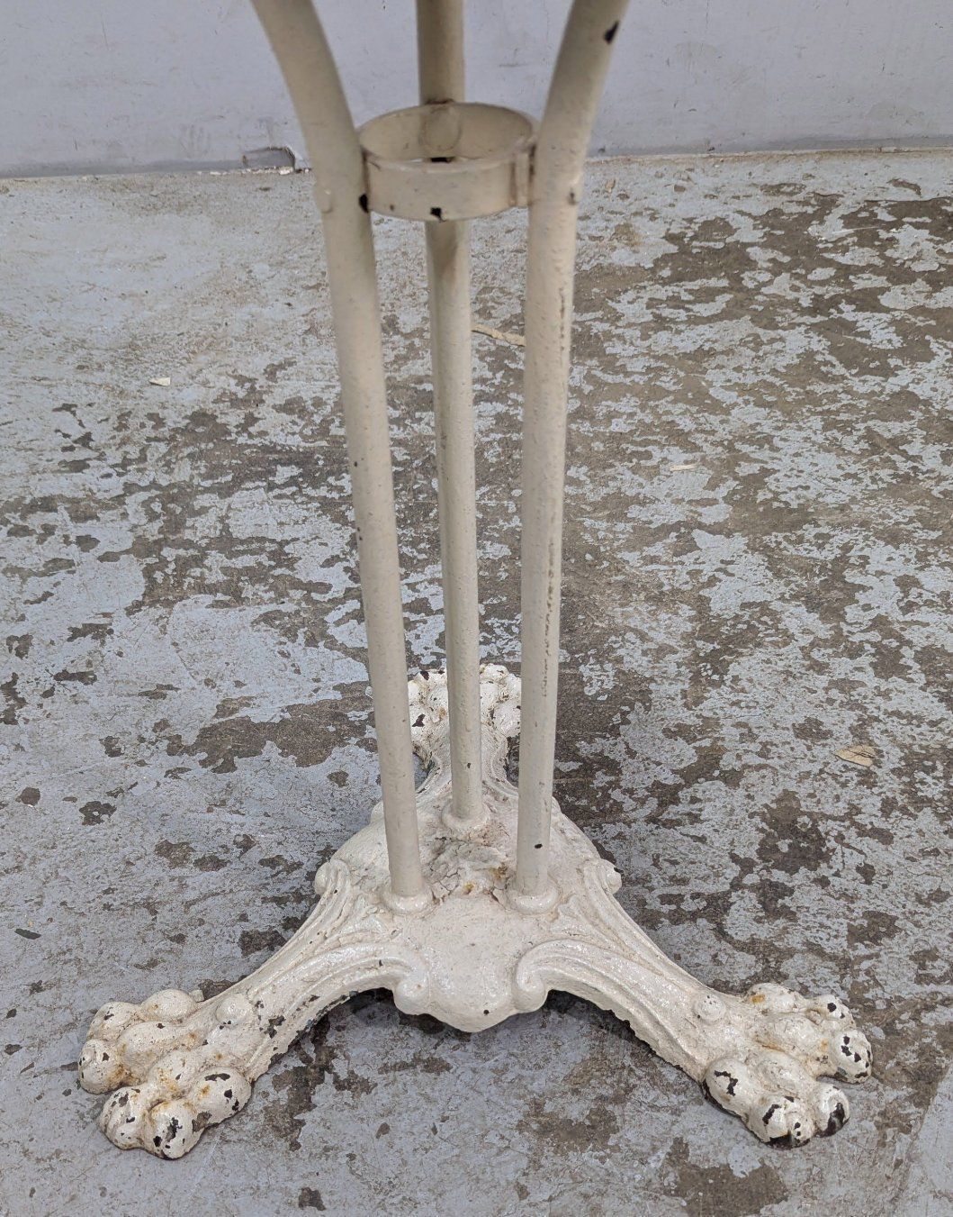 19th Century Lacquered Iron Tripod Garden Table photo 1068.0