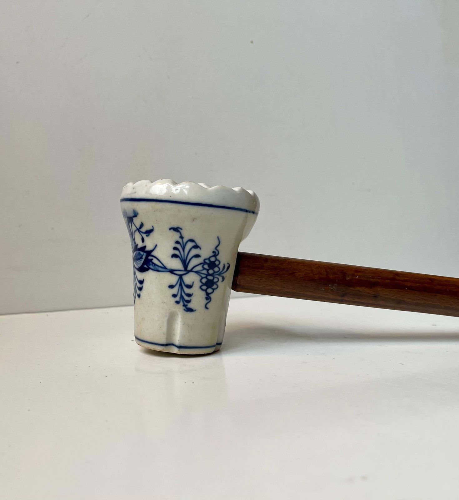 Antique German Porcelain Meat Hammer In Meissen Blue Onion photo vinterior