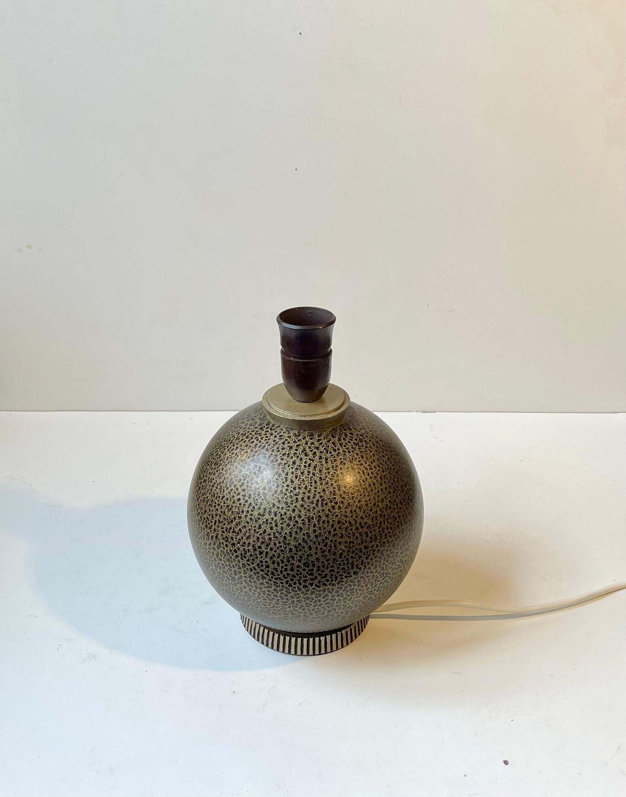 French 1920s Table Lamp In The Style Jean Besnard, Black   Gold Craquelé photo vintage