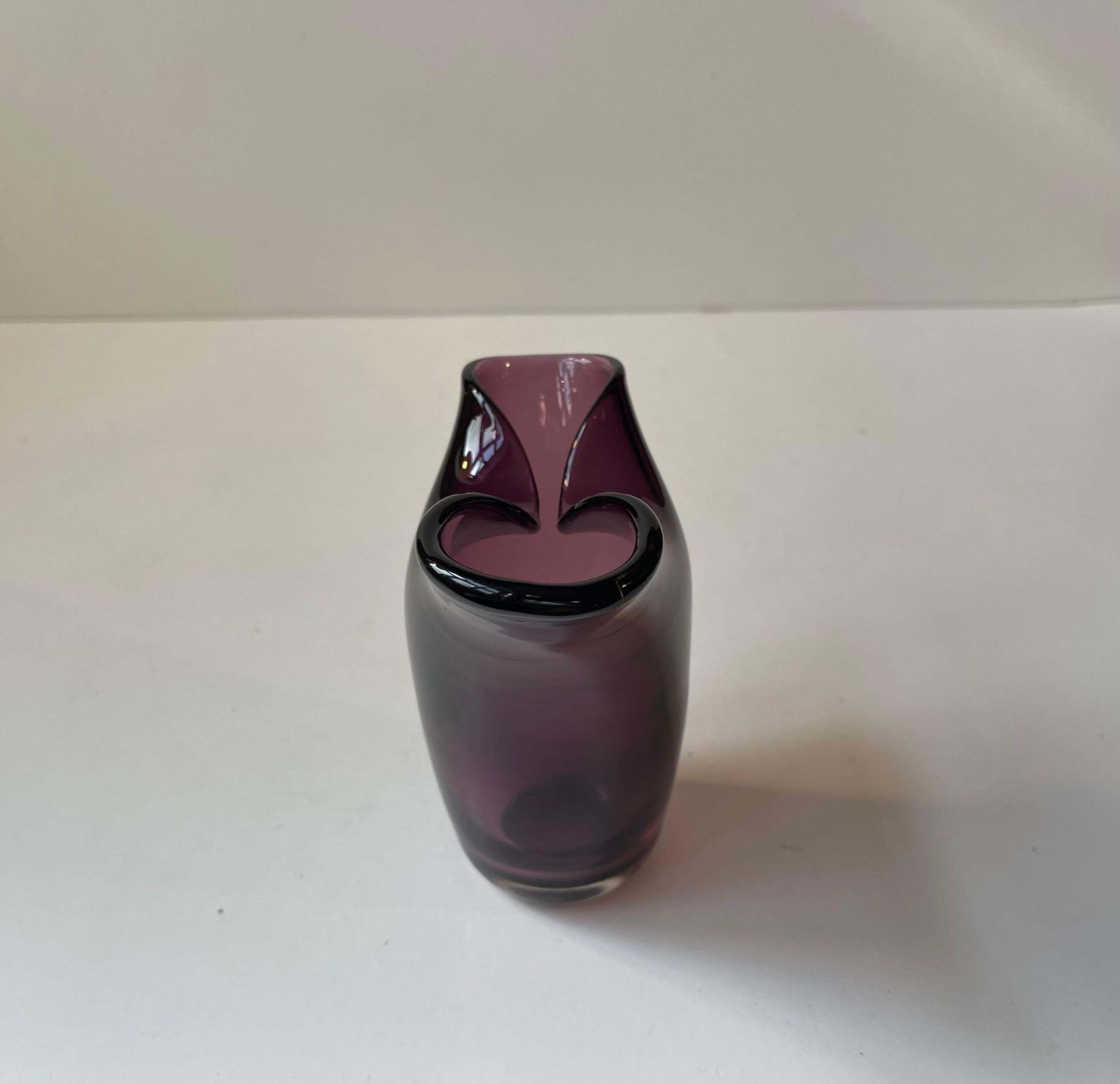 Murano Amethyst Glass Vase In The Style Of Fulvio Bianconi For Venini photo 345.0