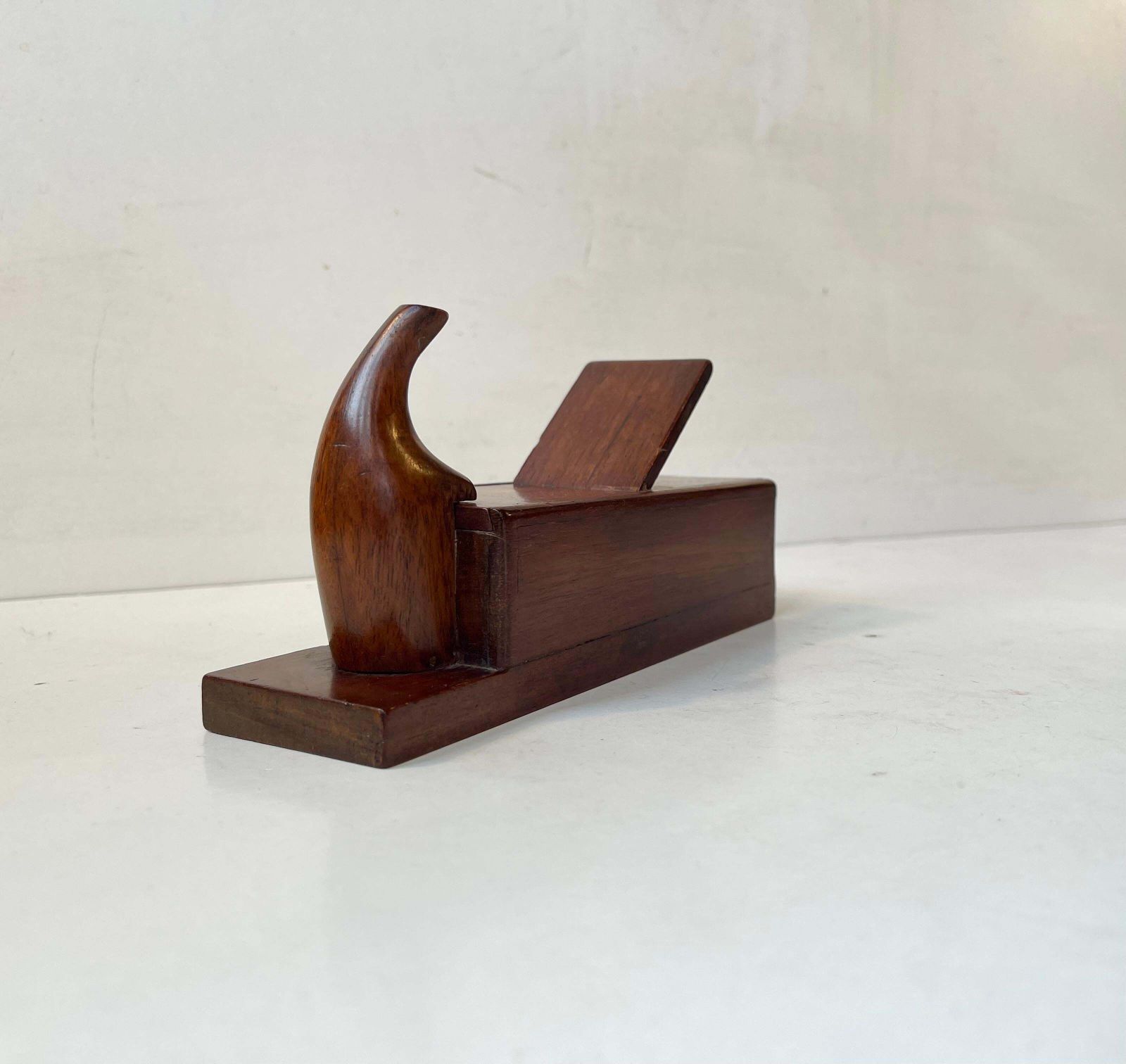 Antique Oak Snuff Box In The Form Of A Woodworking Plane photo 259.0