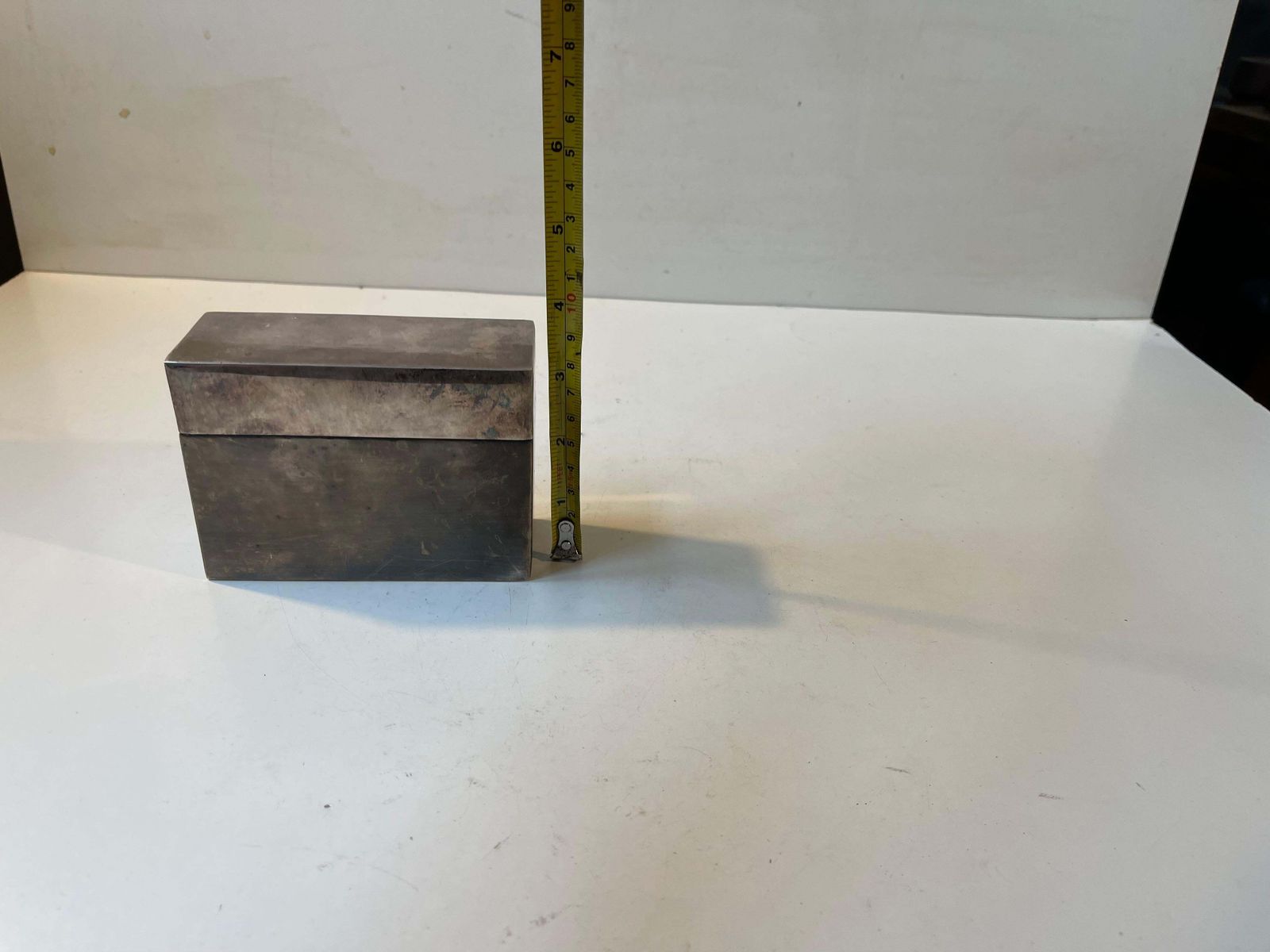 photo furniture Bauhaus Era Cigarette Container In White Metal, 1930s