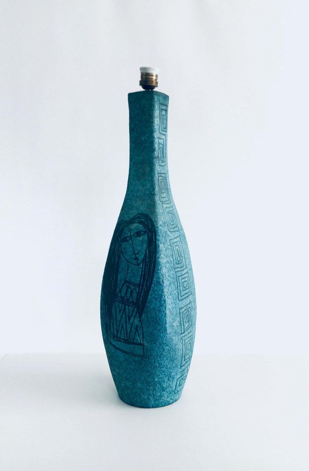 Very Rare Art Ceramics Sgraffito Table Lamp By Alvino Bagni For Raymor, Italy 1960's photo Lighting