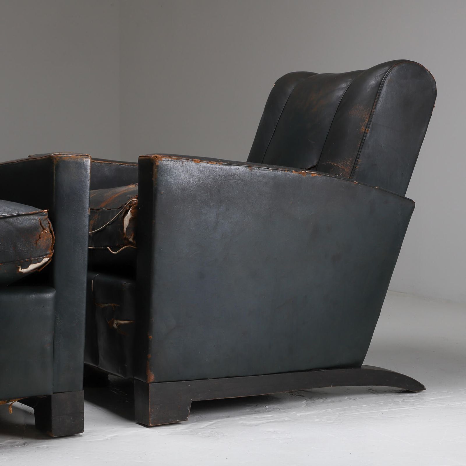 photo furniture Pair Of Art Deco Leather Chairs