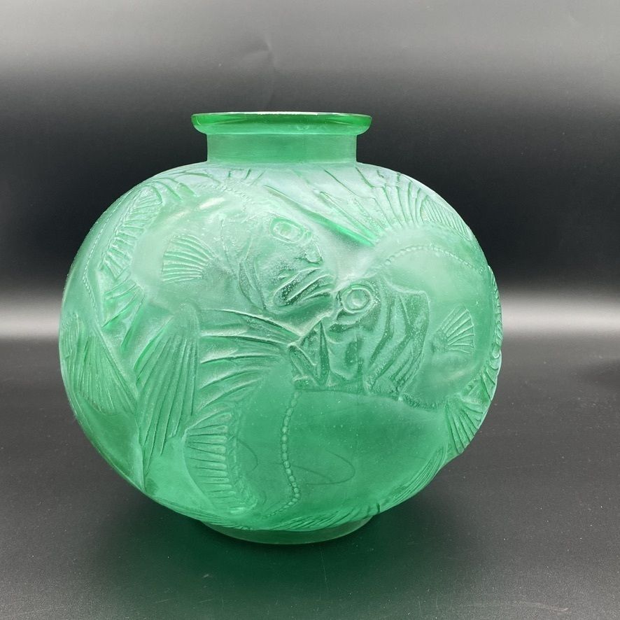 A Green Poisson Vase By R.Lalique