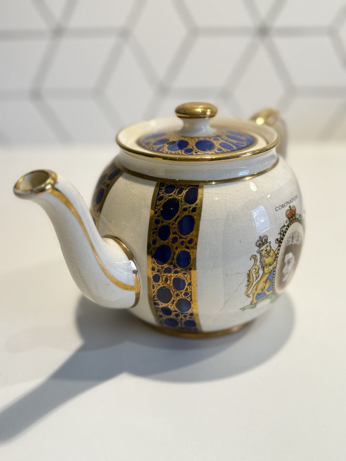 Rare Queen Elizabeth II Coronation 1953 British Teapot 9" Ringtons Collectible photo for sale