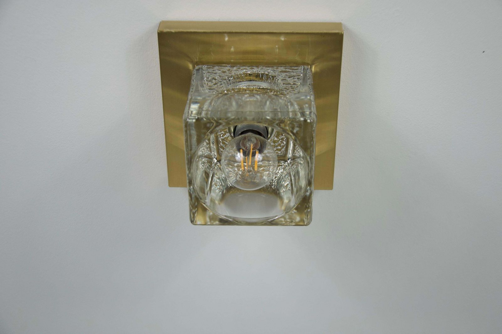 1 Of 4 Ice Glass Cube Wall Lamps With Brass Base By Peill & Putzler, 1970s photo vinterior