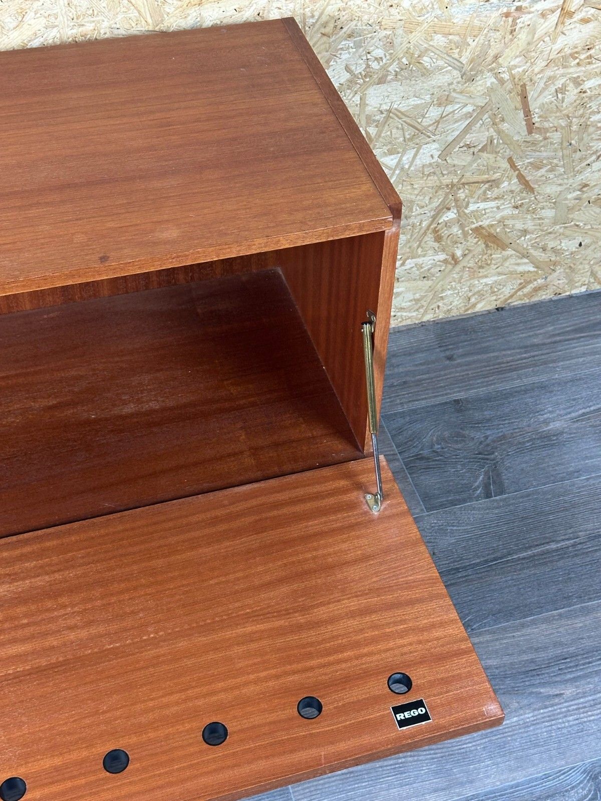 photo vinterior 60s 70s Teak Sideboard Dresser Cabinet Rego Mobile Danish Modern Design