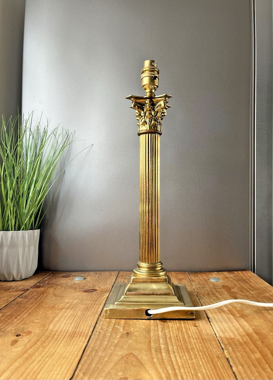 Large Antique Art Deco Corinthian Column Table Lamp Acanthus Leaf Country House photo vinterior