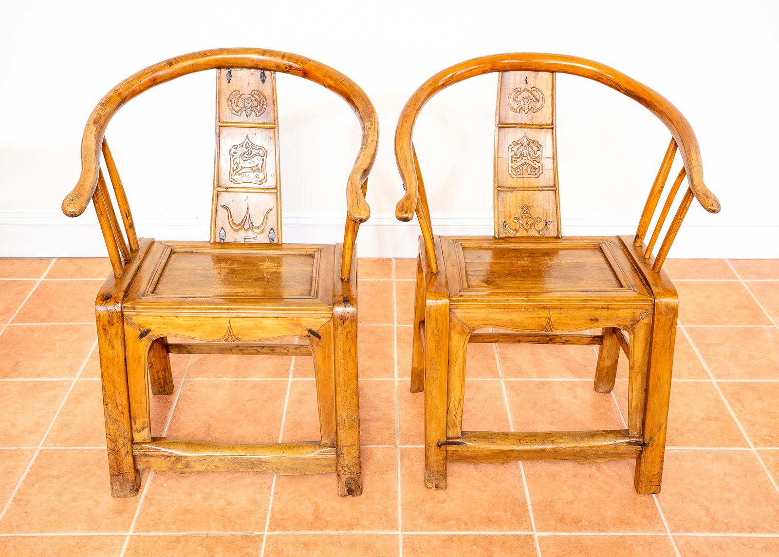 Pair Of Blonde Antique Chinese Armchairs Horseshoe Carved Motifs Country Grand Tutor Orienta.L Hall Throne Chairs Bohemian Country House