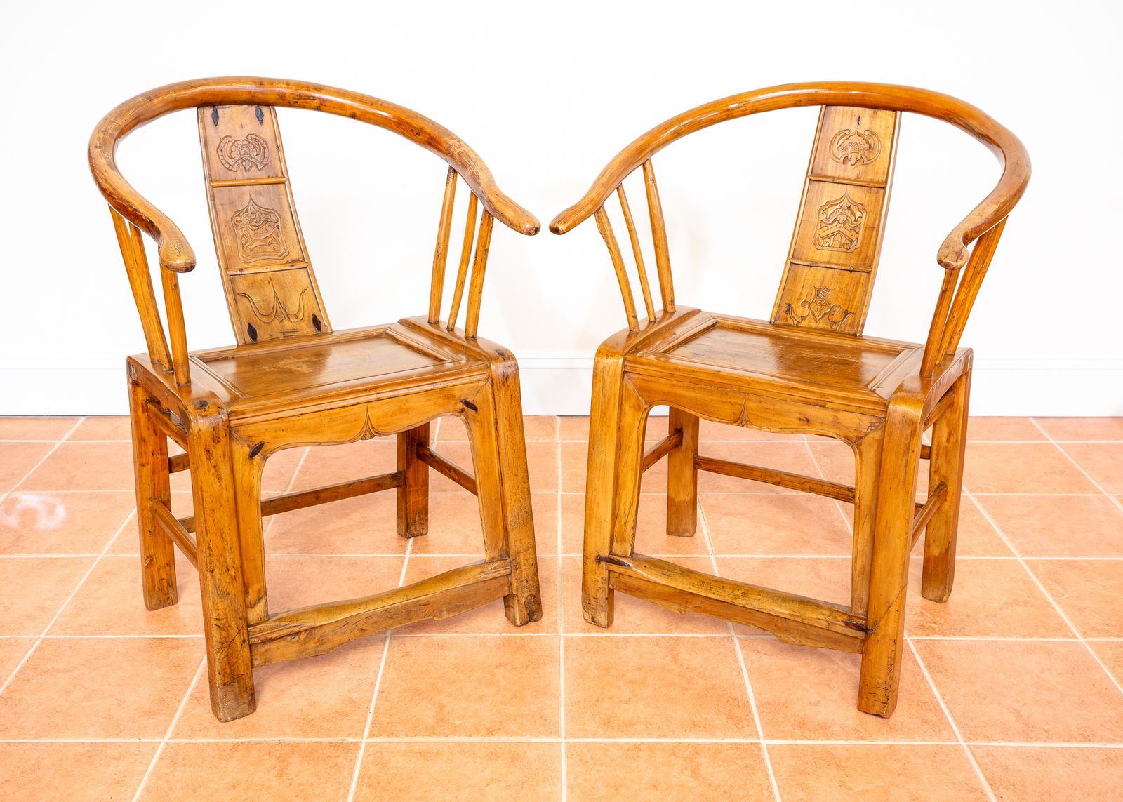 Pair Of Blonde Antique Chinese Armchairs Horseshoe Carved Motifs Country Grand Tutor Orienta.L Hall Throne Chairs Bohemian Country House photo furniture