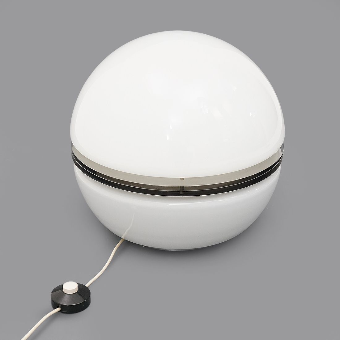 White Glass Table Lamp By Enrico Tronconi For Tronconi, 1970s photo vintage