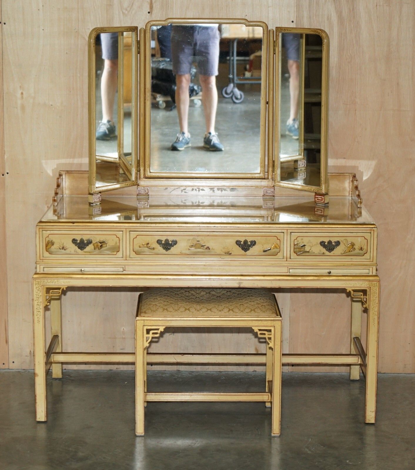Exquisite Chinese Chinoiserie Walnut Dressing Table & Stool Part Of A Suite photo for sale
