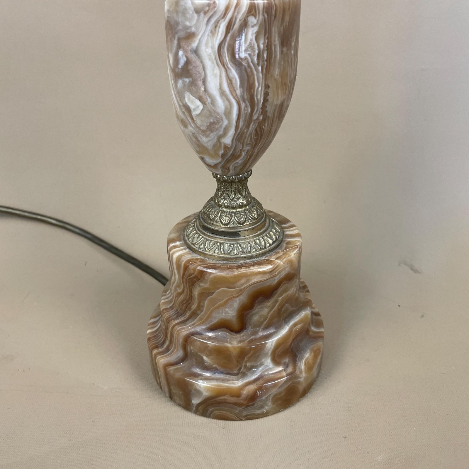 Antique Onyx Marble Lamp Light Cream Brown Gold Brass Metal Ornate Bedside Side Table Marbled Patterned Vintage Stone Heavy Round Medium photo furniture