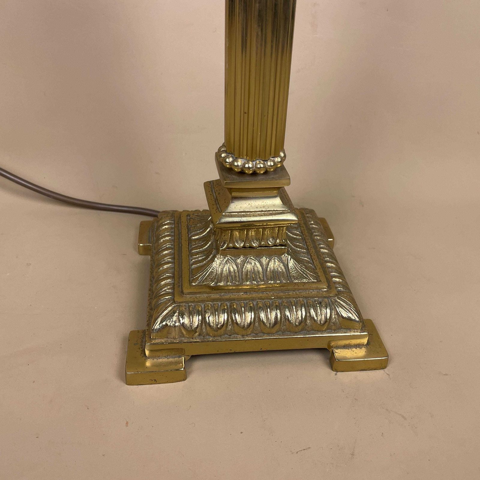 Antique Metal Gold Brass Lamp Light Ornate Patterned Vintage Square Pattern Bedside Side Desk Heavy 4 Feet Column Regency Classic Large photo Lighting