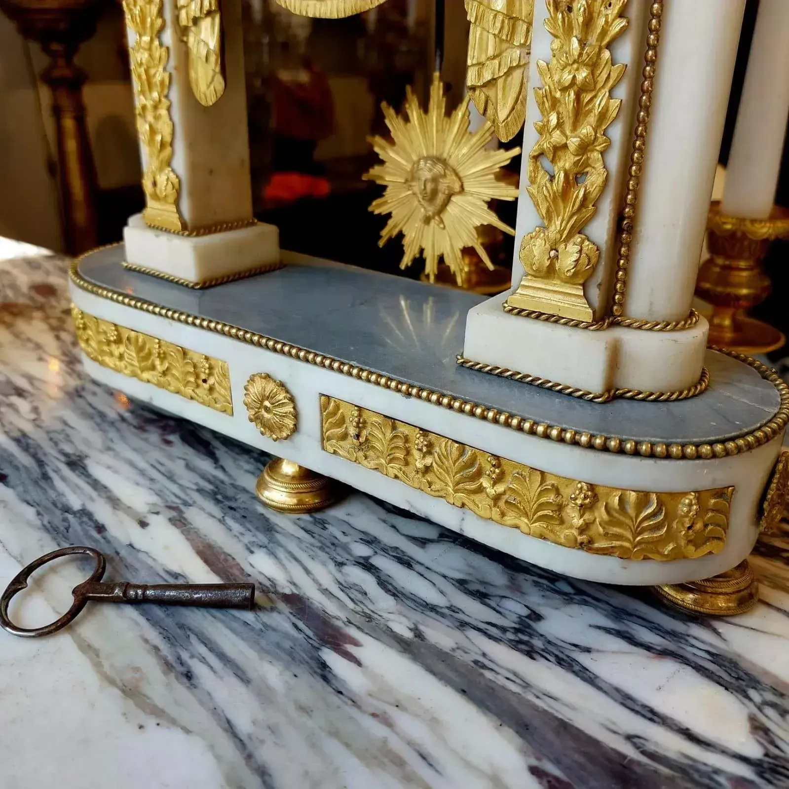 Empire Period Portico Clock In White Marble And Gilt Bronze, 19th Century photo buy
