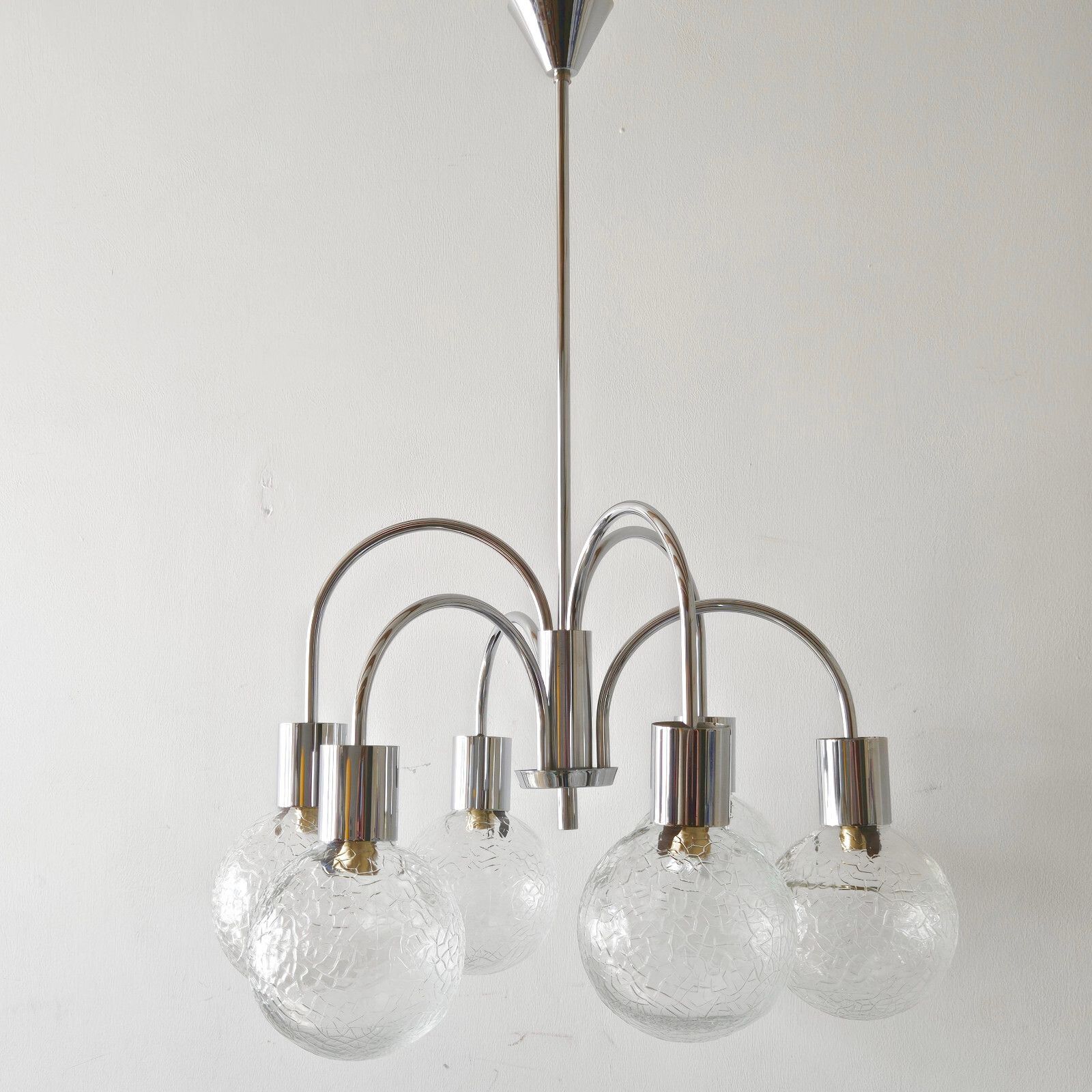 photo vinterior Vintage 1970s 6 Balls Glass Rib & Chrome Steel Ceiling Chandelier 70s Retro