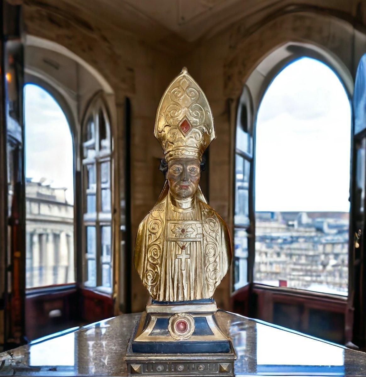 Late 17th Century Reliquary Bust Of A Bishop In Gilded Wood photo vinterior