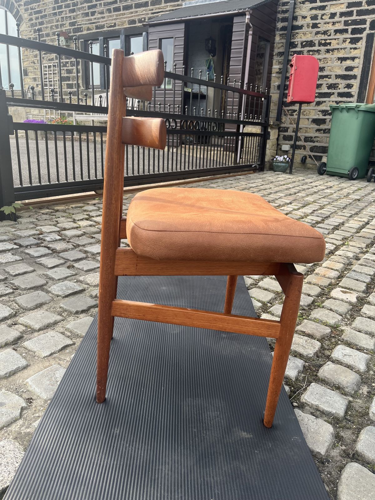 3000.0 Poul Hundevad Table And 8 X Chairs photo