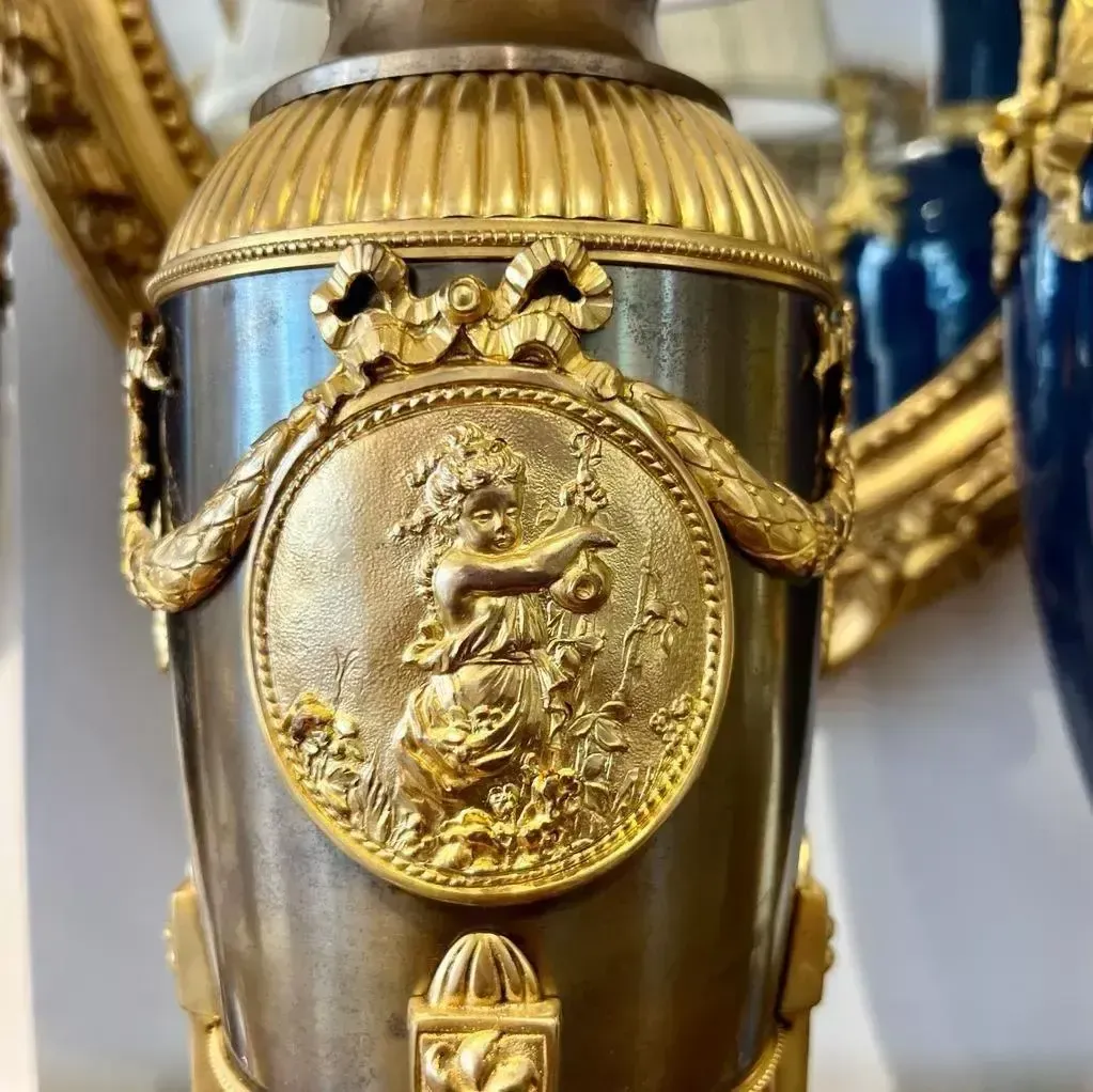 photo furniture 19th Century Empire Style Lamp In Gilt Bronze And Brown Patina With Marble Base