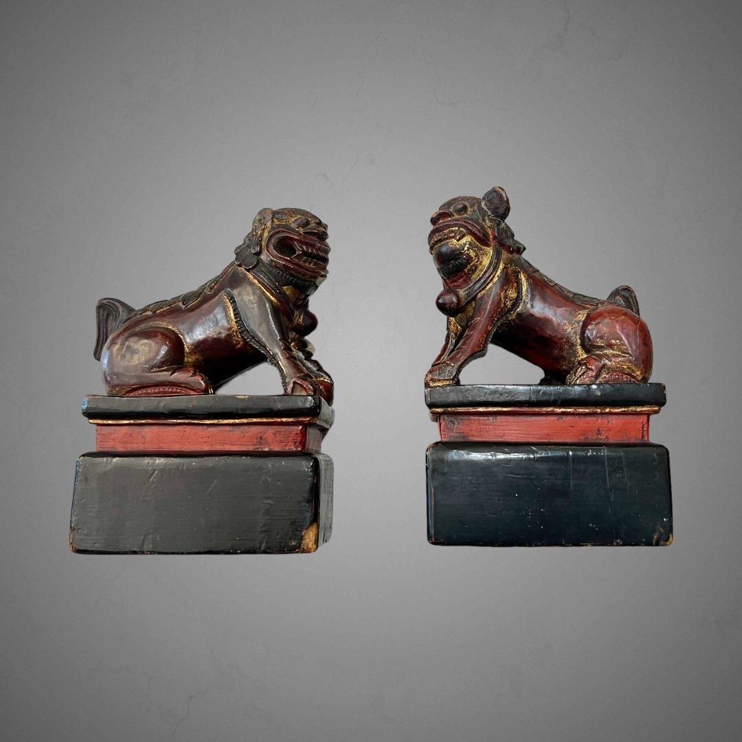 19th Century Pair Of Chinese Guardian Lions In Red And Gold Lacquer photo buy