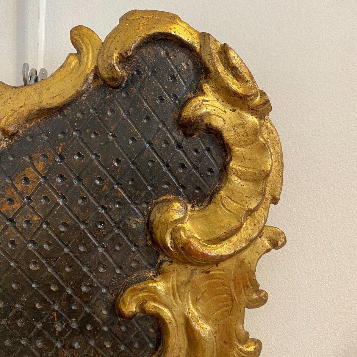 18th Century Pair Of Louis XV Rococo Style Italian Sconces In Gilded Wood photo for sale