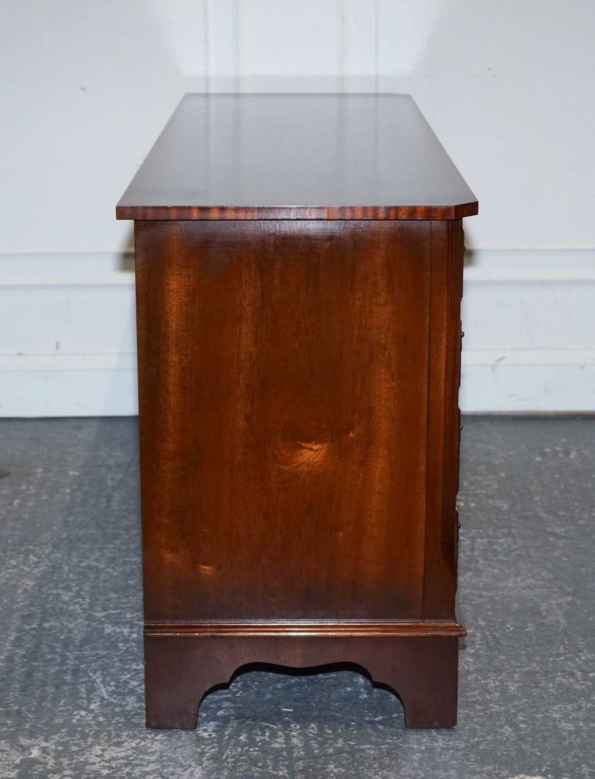 photo vinterior Stunning Vintage Bevan Funnel Hardwood Sideboard Bank Of Drawers