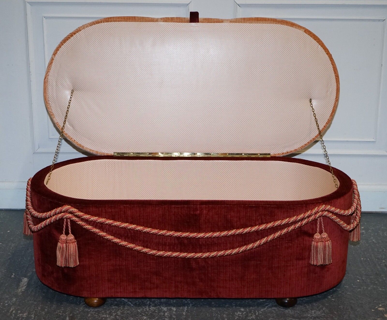 photo furniture Antique Victorian Fabric Ottoman Blanket Bed End Storage Box With Tassel Accents
