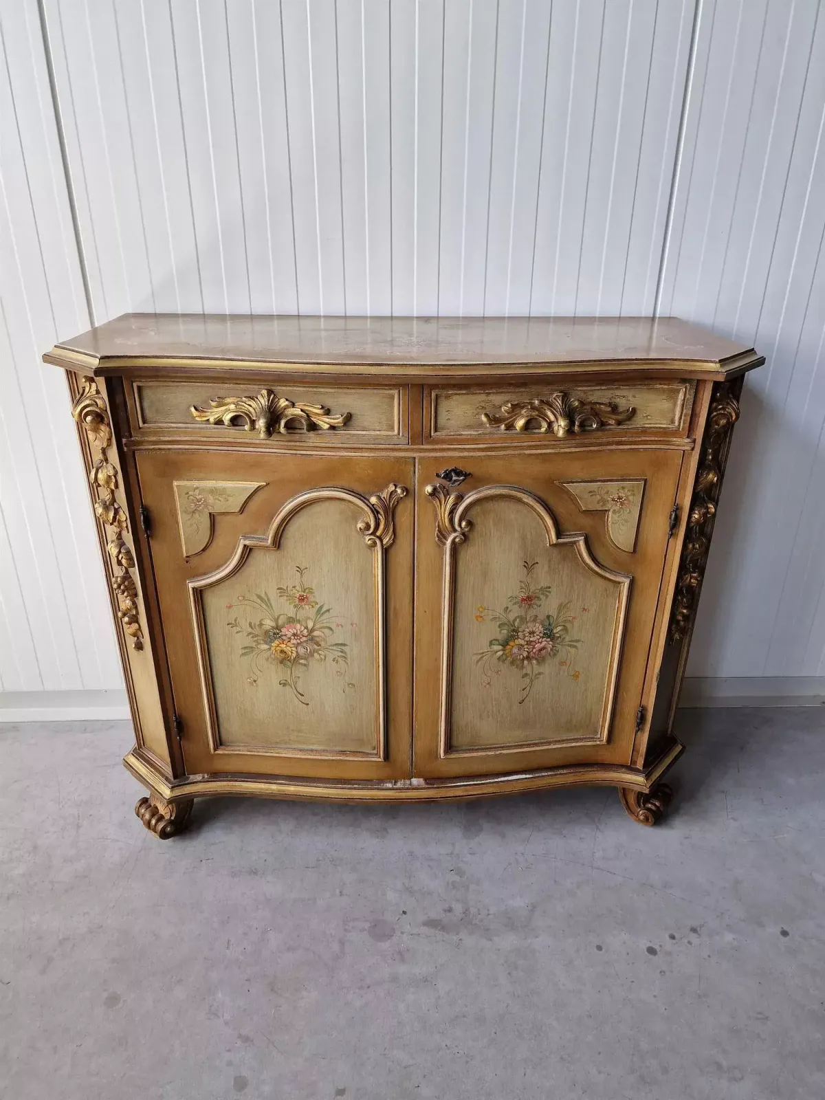 Nice Painted Cabinet, 1960s, Vintage photo 747.0