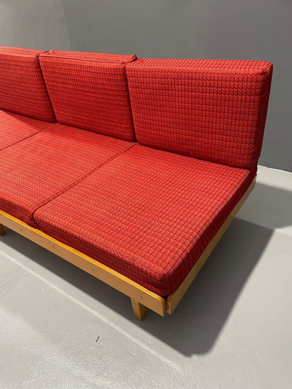 photo furniture Vintage Slaapbank Van Tatra Furniture, Ca. Jaren 1960
