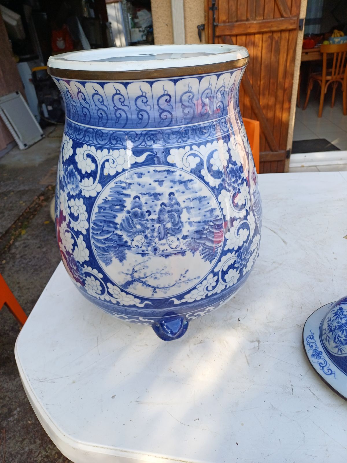 photo furniture China Earthenware Pot
