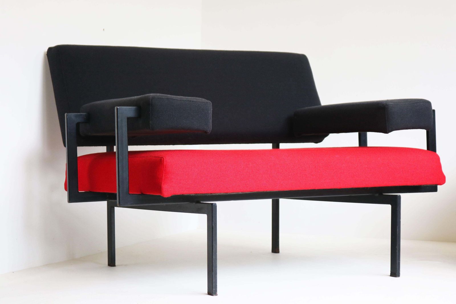 photo for sale Paar U+N Serie Lounge Chairs Van Cees Braakman Voor Pastoe – Japanse Serie