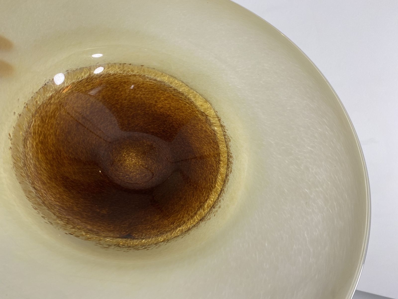 photo vintage Xl Murano Glass Round Fruit Bowl Table Plate Yellow Brown Italian Vintage 1970s