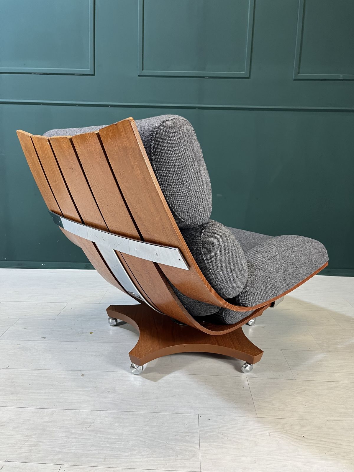 photo furniture Gplan House Master Swivel Chair