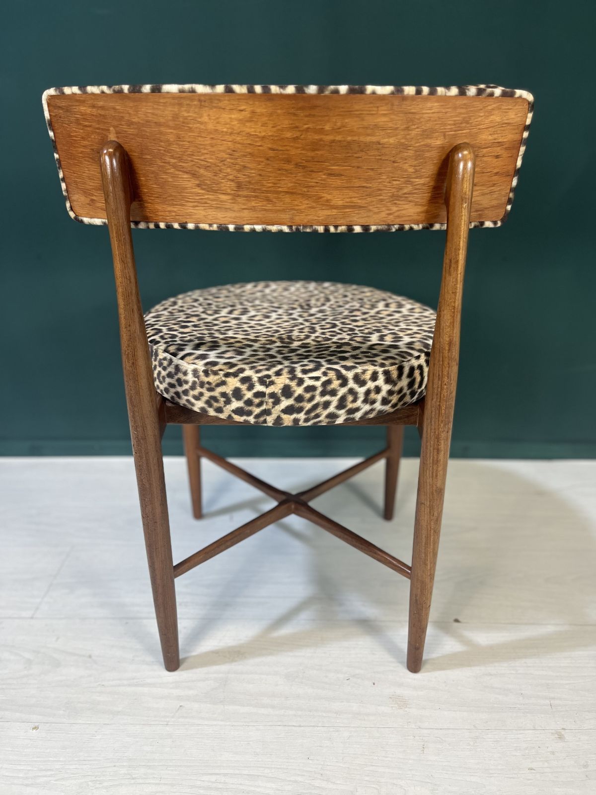 Gplan Round Extending Dining Table And 4 Round Dining Chairs From The Fresco Range photo vintage