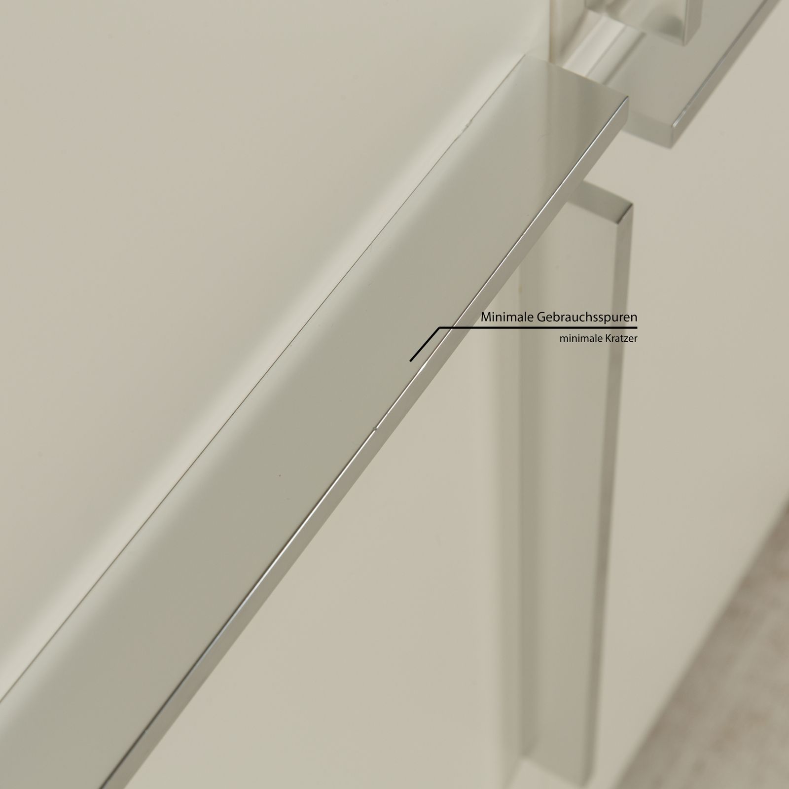 Buffet Misura Emme Plan en bois blanc crème photo vinterior