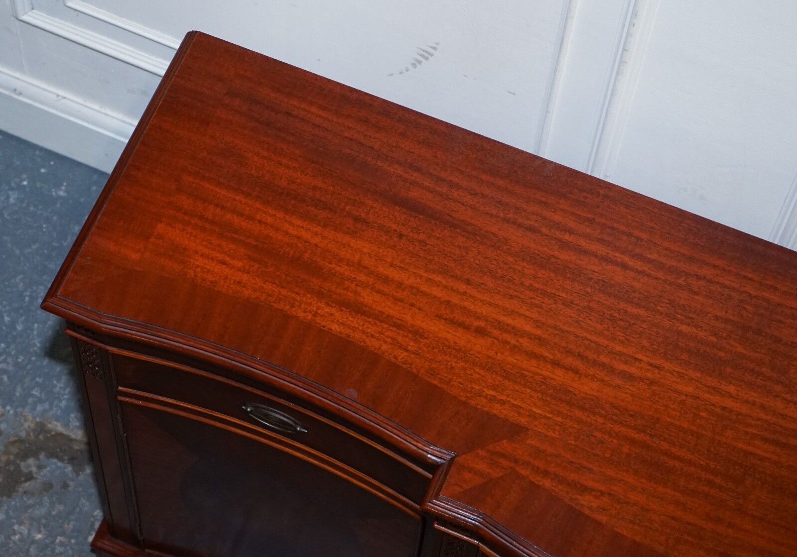 photo vinterior Vintage Serpentine Bow Front Sideboard With Drawers & Cupboard By Wade Furniture