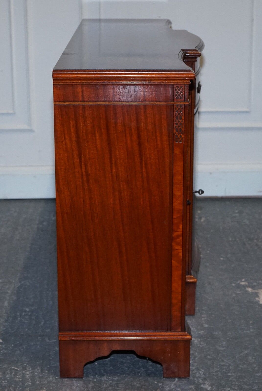 photo vintage Vintage Serpentine Bow Front Sideboard With Drawers & Cupboard By Wade Furniture