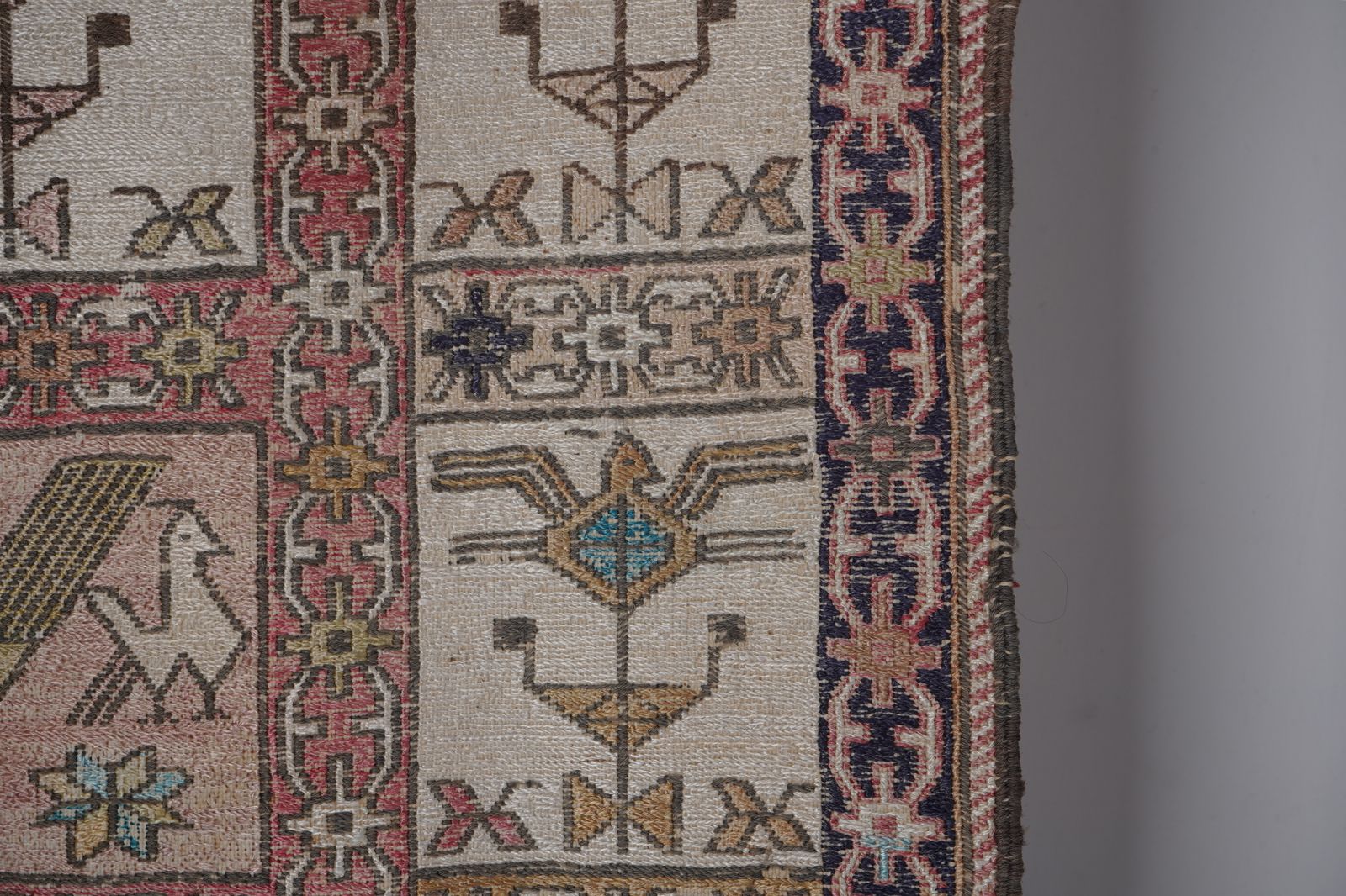 Soumac Kilim Pictorial Animals Rug 4'1'' X 5'8'' photo vinterior