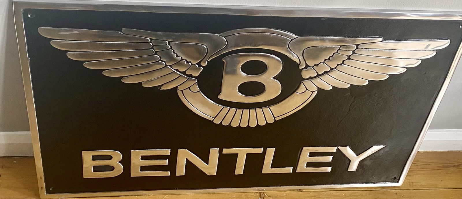 Bentley Dealership Garage Metal Automotive Automobile Car Dealer Sign Showroom Wall Art Continental Gt Gtc Bentayga Suv Flying Spur Mulsanne Arnage photo vinterior