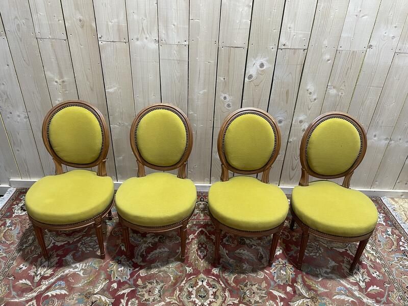 Suite De 4 Chaises Médaillons De Style Louis XVI Laine Jaune photo furniture
