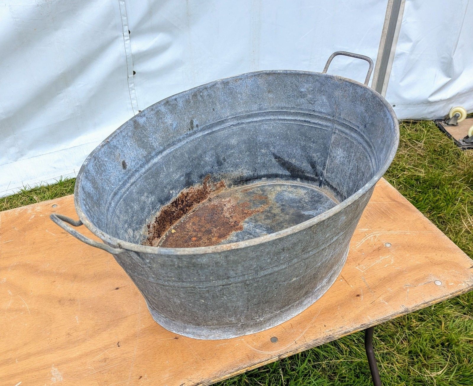 Vintage Metal Bath Tub Planter Toby 3rd Delivery Available 0124. photo furniture