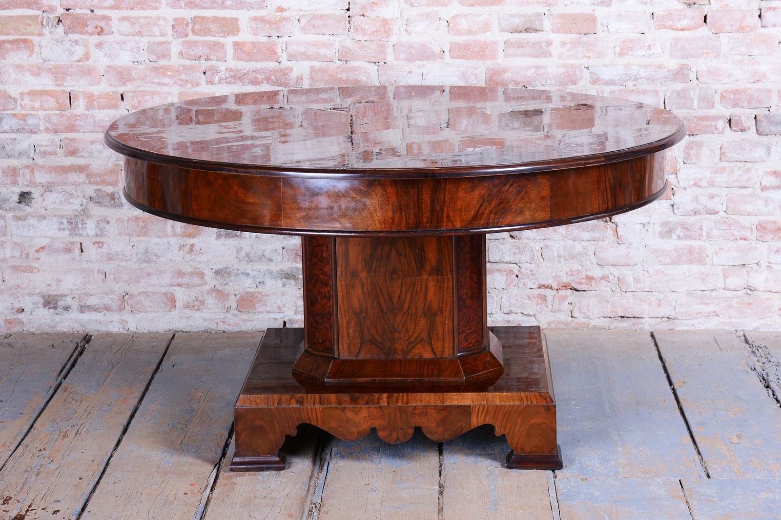 4050.0 Restored Art Deco Dinig Set, Caucasian Walnut, Thuja, Polished, England, 1920s photo