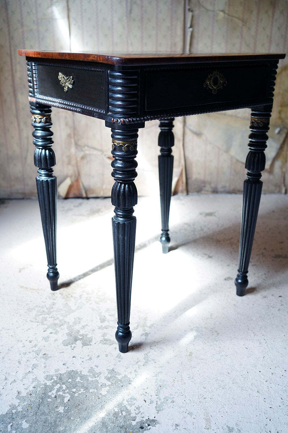 A Fine Late Regency/William IV Period Rosewood & Ebonised Side Table C.1825 35 photo buy