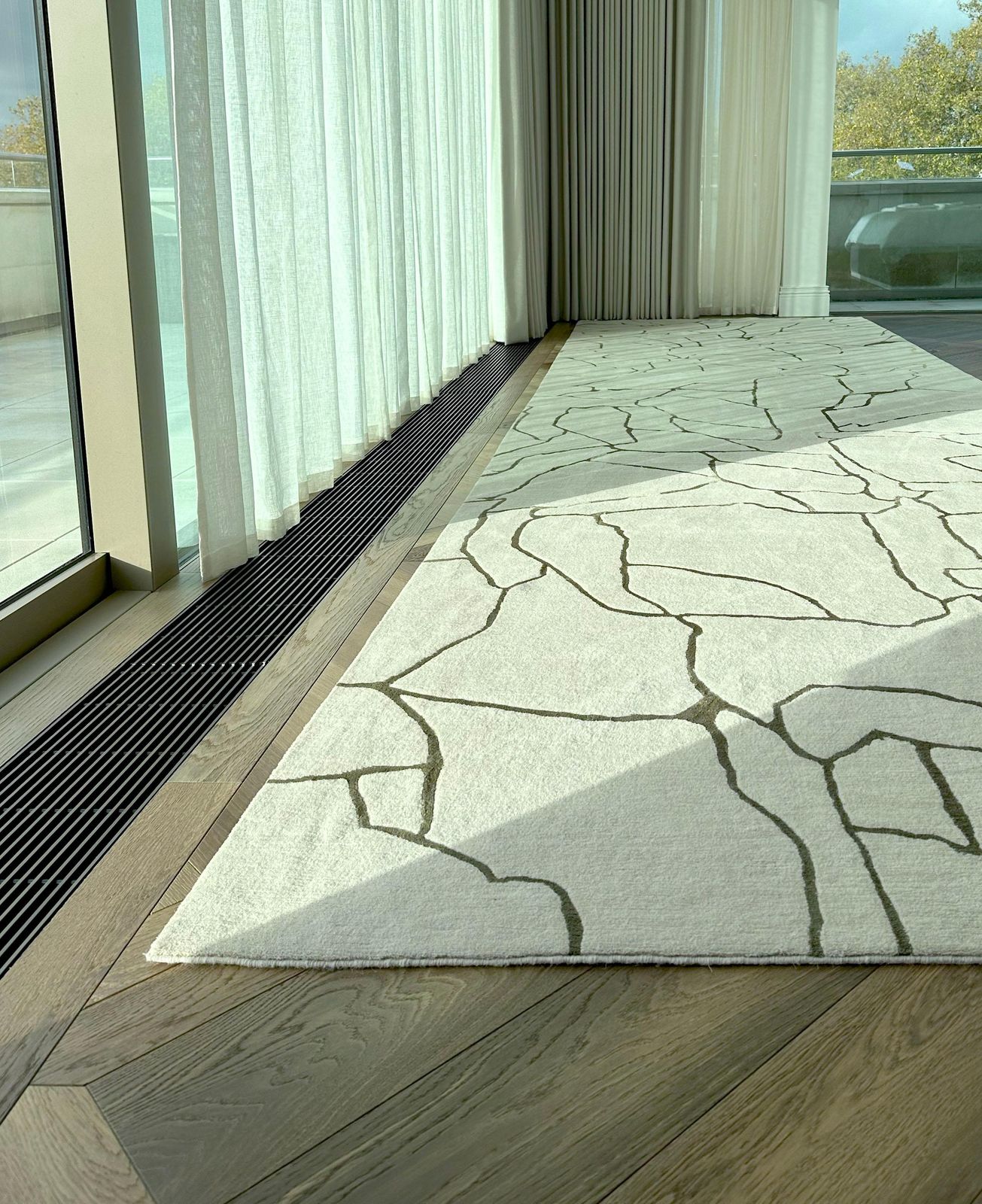 Large Cream And Green Wool Silk Rug By Kelly Wearstler, 2016 photo vintage